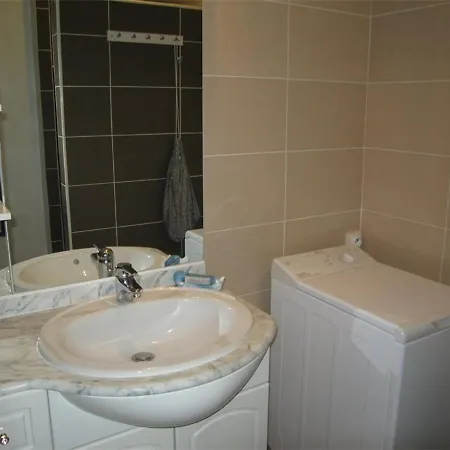 T2 Renove, 4 Couchages, Proche Et Port, Balcon, Parking Securise, St-cyprien - Fr-1-106-55 * Saint-Cyprien (Pyrenees-Orientales)