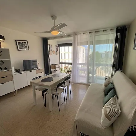 T2 Renove, 4 Couchages, Proche Et Port, Balcon, Parking Securise, St-cyprien - Fr-1-106-55