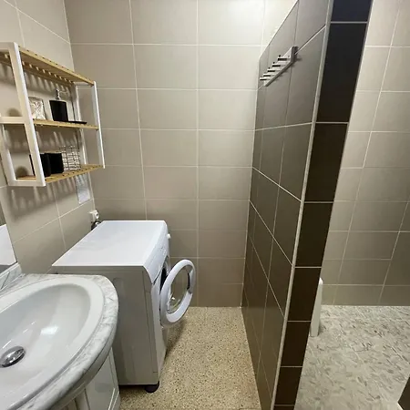 T2 Renove, 4 Couchages, Proche Et Port, Balcon, Parking Securise, St-cyprien - Fr-1-106-55 Apartment *