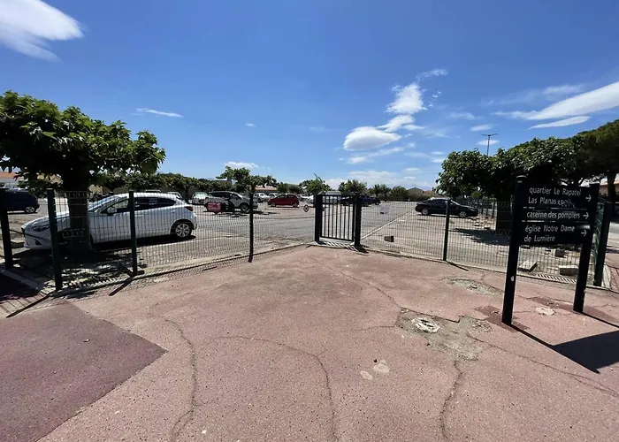 T2 Rénové, 4 Couchages, Proche Et Port, Balcon, Parking Sécurisé, St-cyprien - Fr-1-106-55 Appartement *